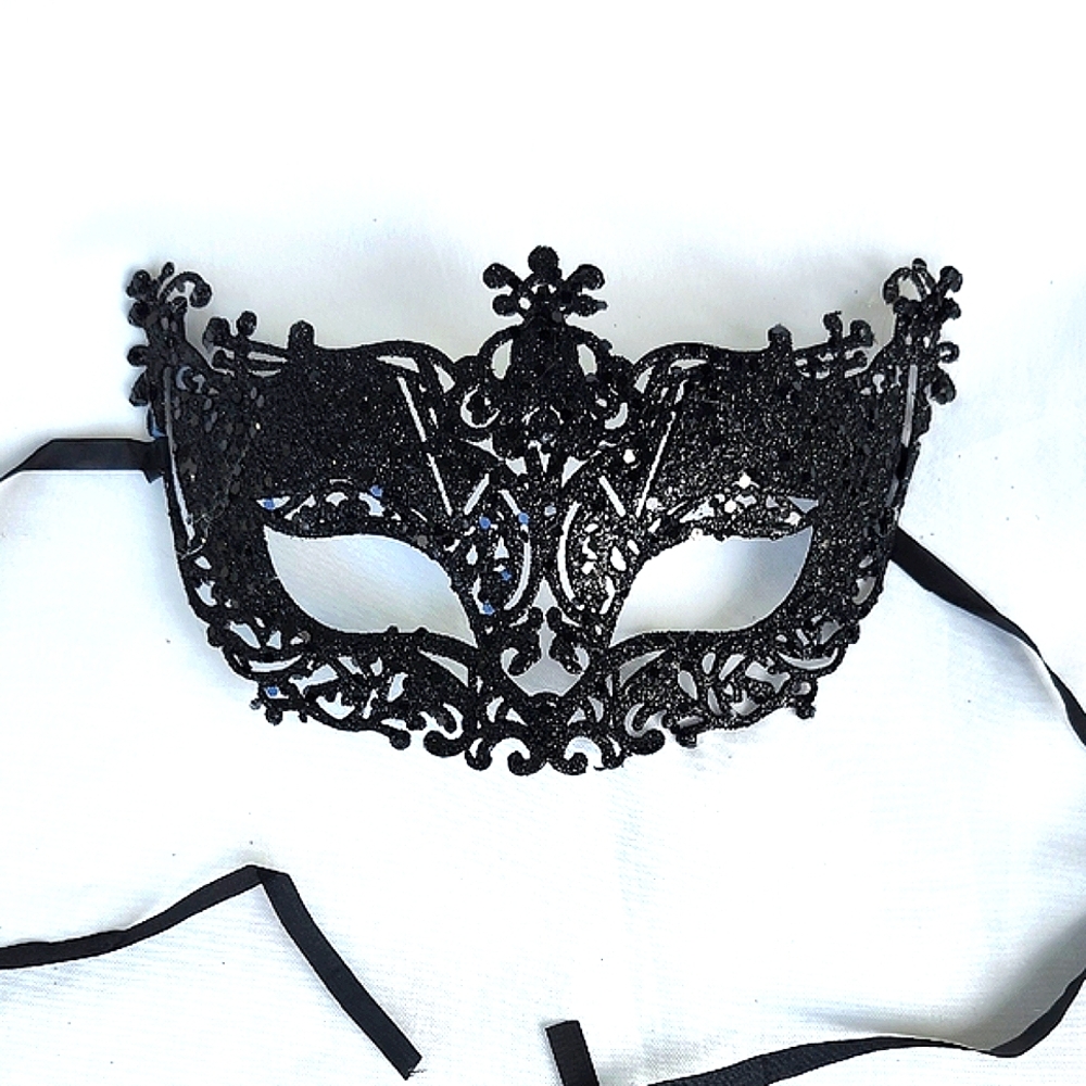 Elegant Black Lace Masquerade Mask